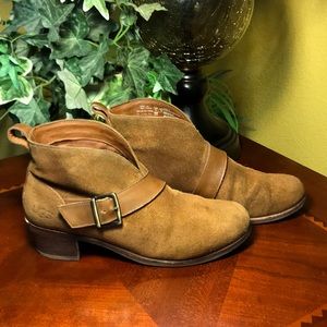 UGG Brown Suede Wright Ankle Boots